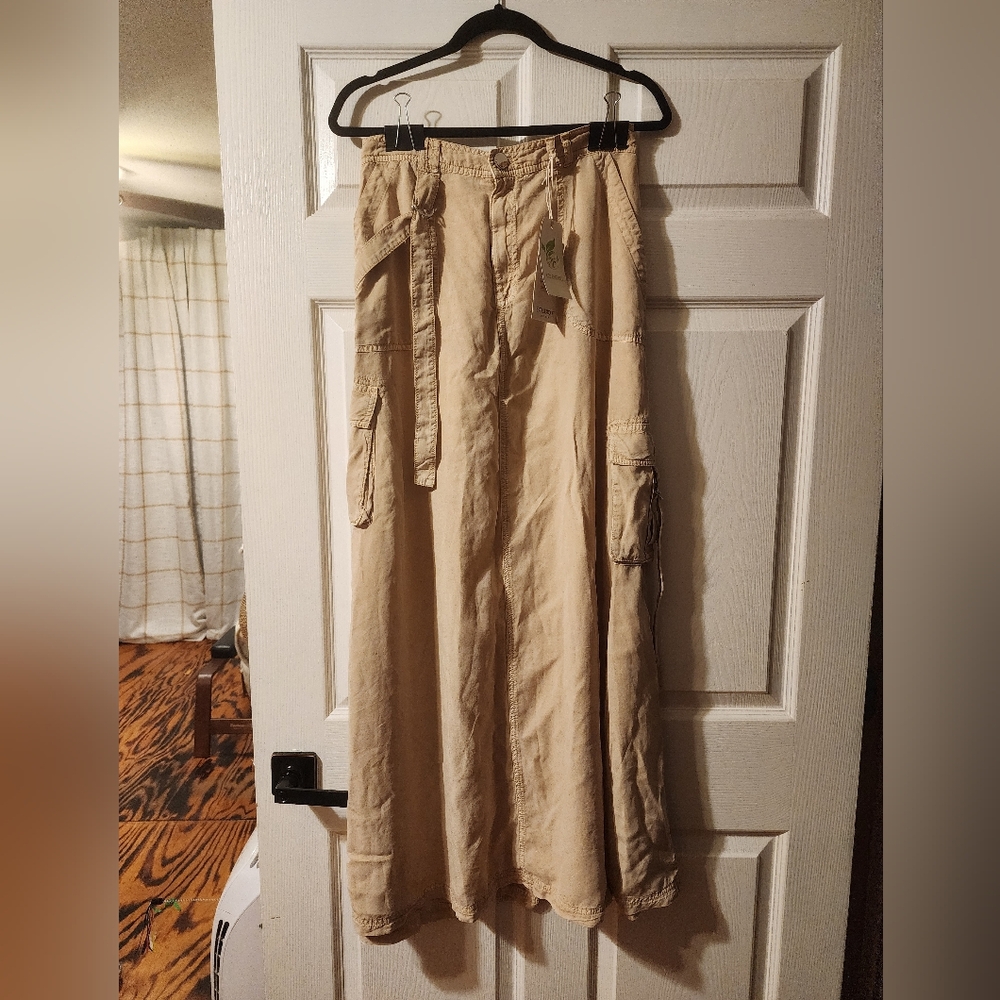 NWT Studio F Maxi Utility Cargo Tan Skirt Size 12 - Picture 3 of 14